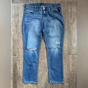 Gap Girlfriend Jeans Distressed Light Wash Denim Size 27 Casual Relaxed Fit